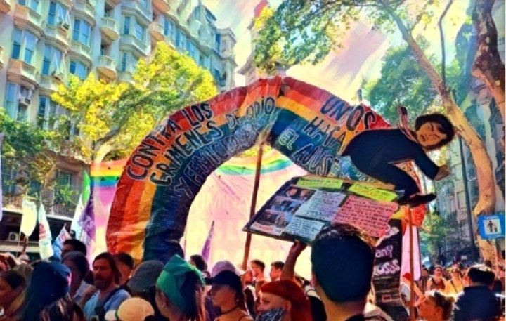Capa: Milei perde a primeira batalha de 2025: um grande passo na luta contra sua agenda reacionária