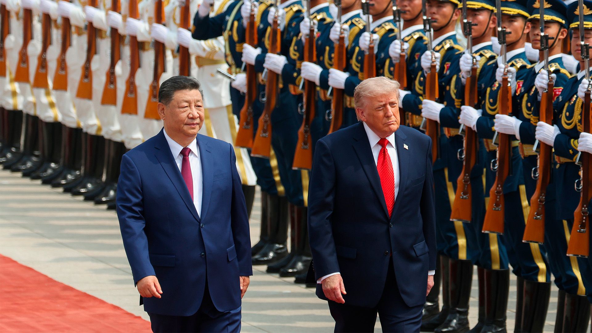Capa: As tensões da "estabilidade administrada" entre Trump e Xi Jinping