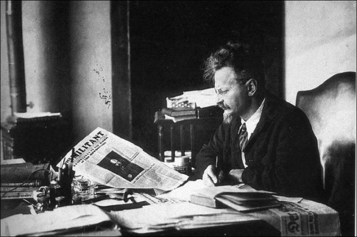 Capa: TEORIA. A luta anti-imperialista é a chave para a libertação