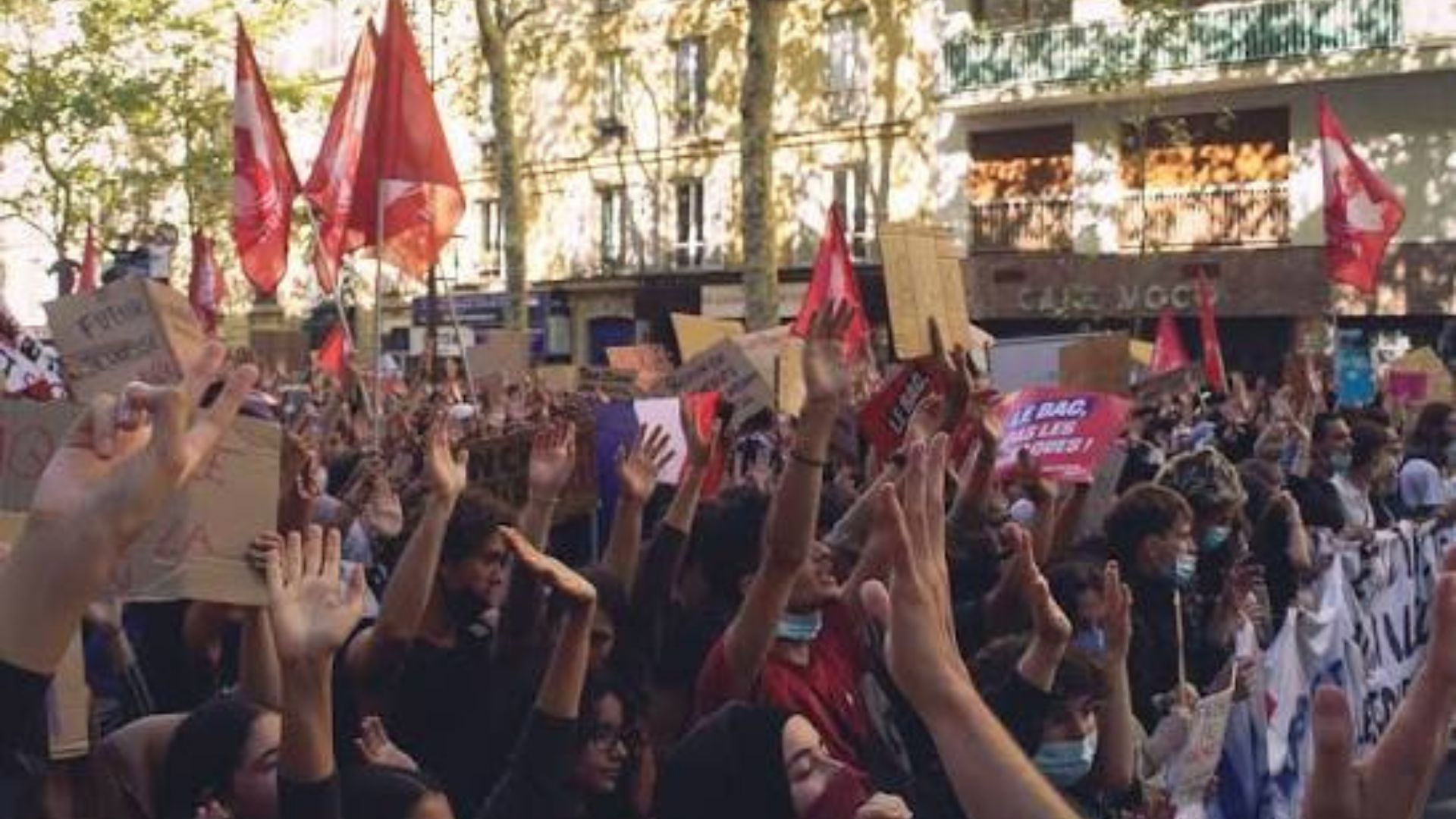 Capa: Os desafios estratégicos da revolta estudantil na França