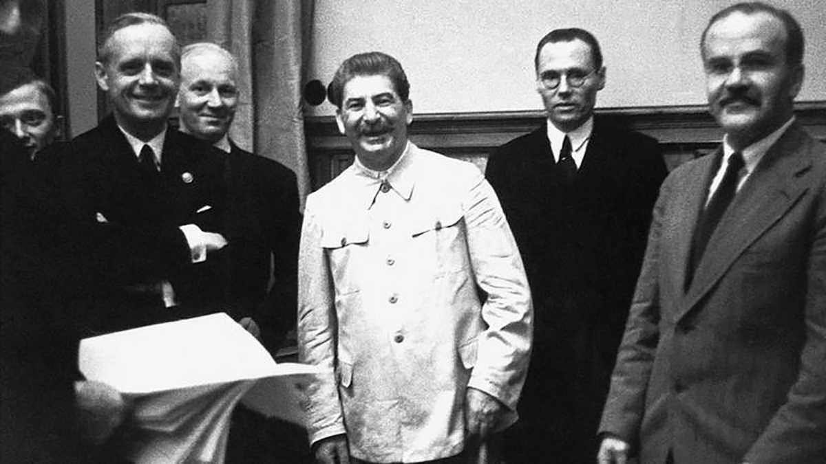 Capa: A colaboração de Hitler-Stalin