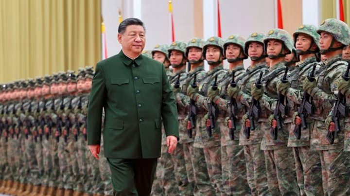 Capa: O expurgo de Zhang Youxia, as dúvidas estratégicas de Pequim e o espelho norte-americano